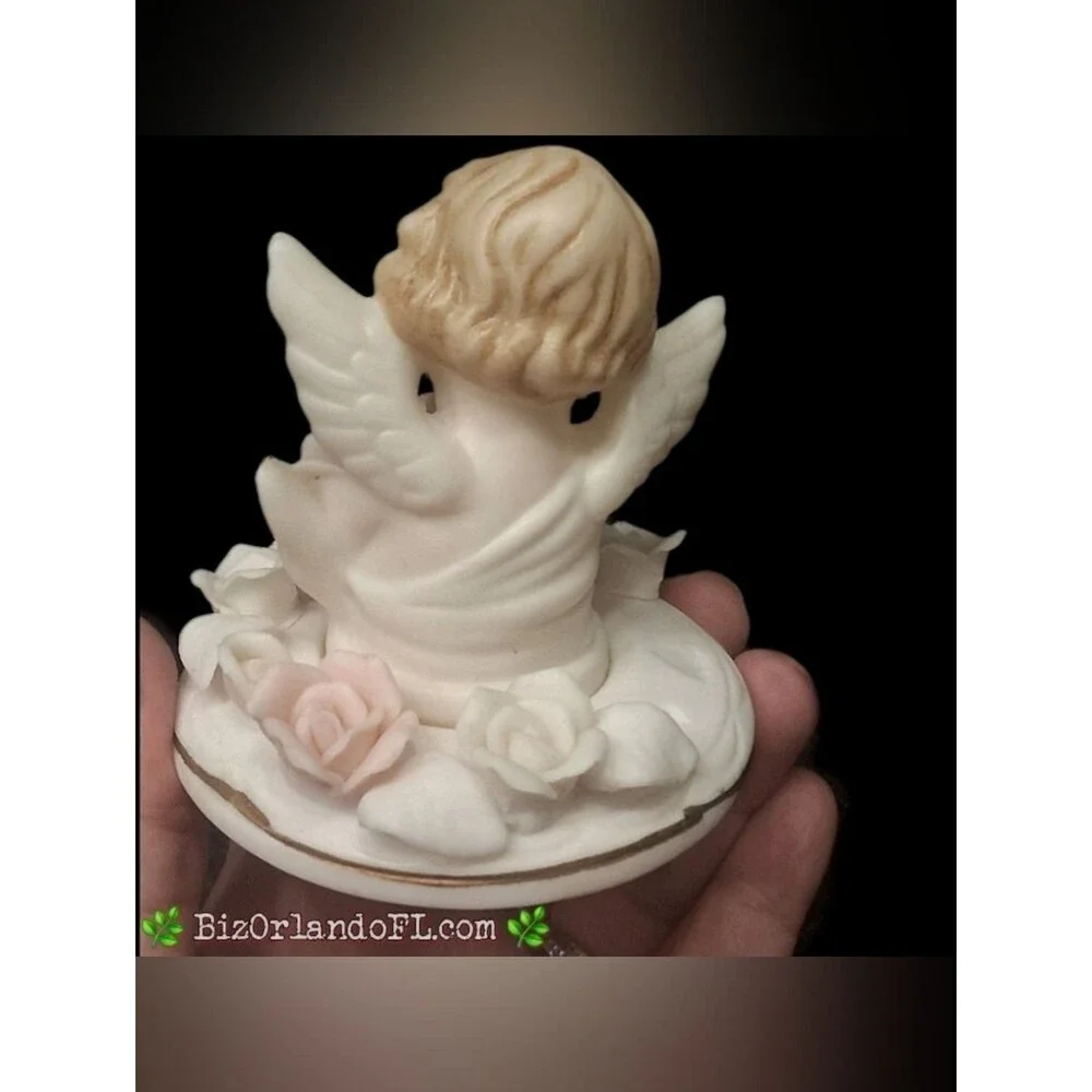 VINTAGE: Porcelain Trinket Jewelry Box Angel Playing Harp Lid Applied Roses HTF